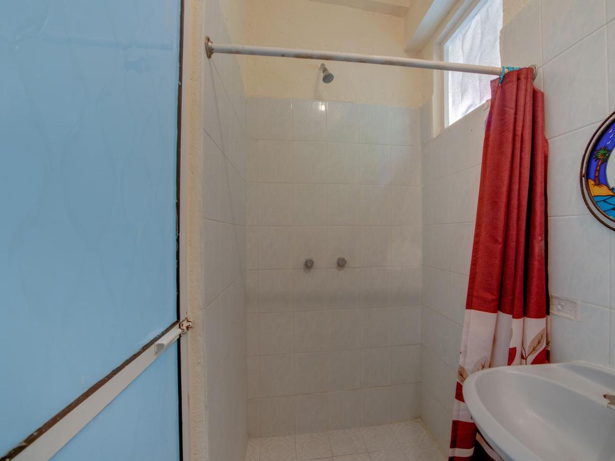 Oyo Hotel Casa Ada Ζιουατανέχο Εξωτερικό φωτογραφία